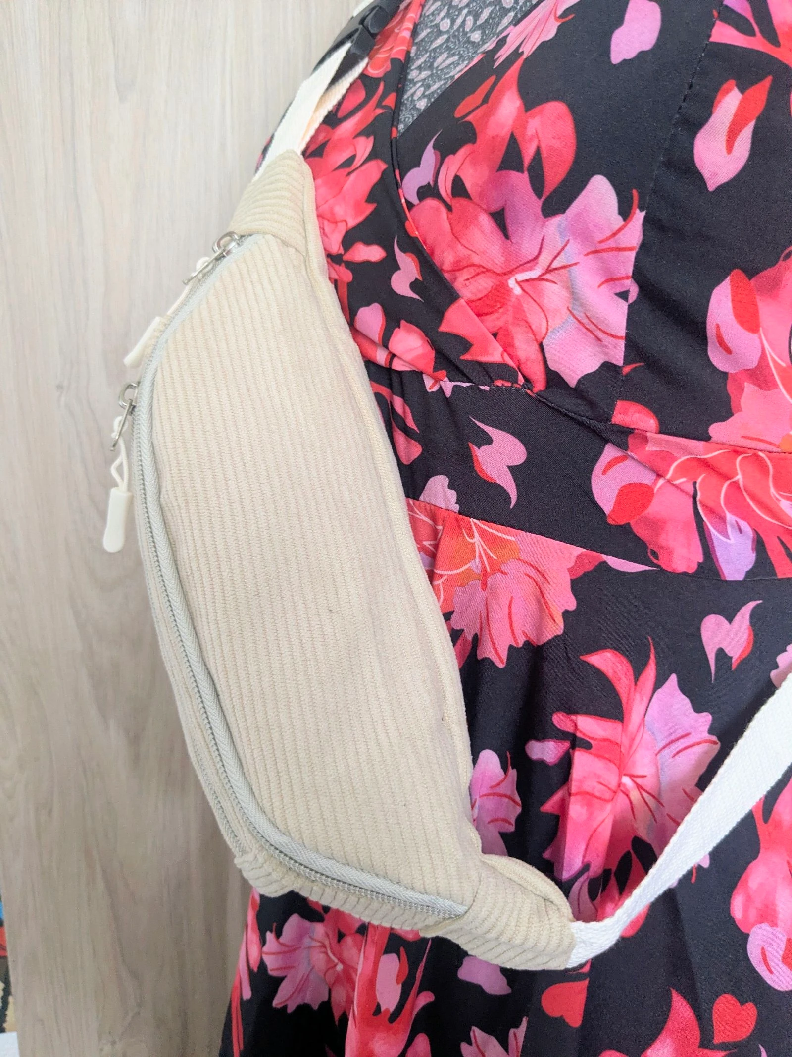Beige ribbed velours crossbody bag – photo 4